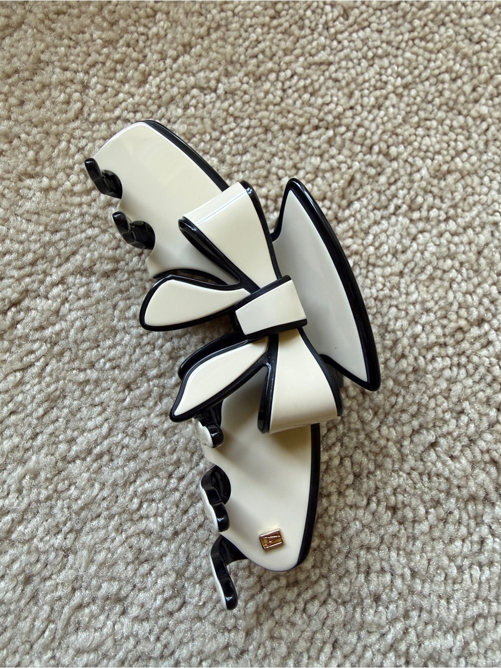 ALEXANDRE DE PARIS Diana 
black & white bow hair clip